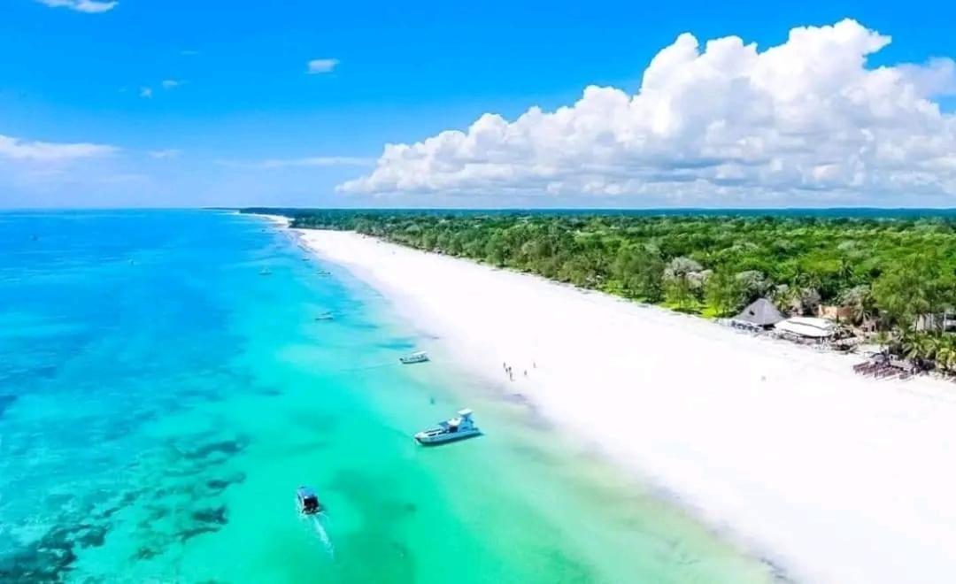 Tahira Villa Diani Beach Exterior photo