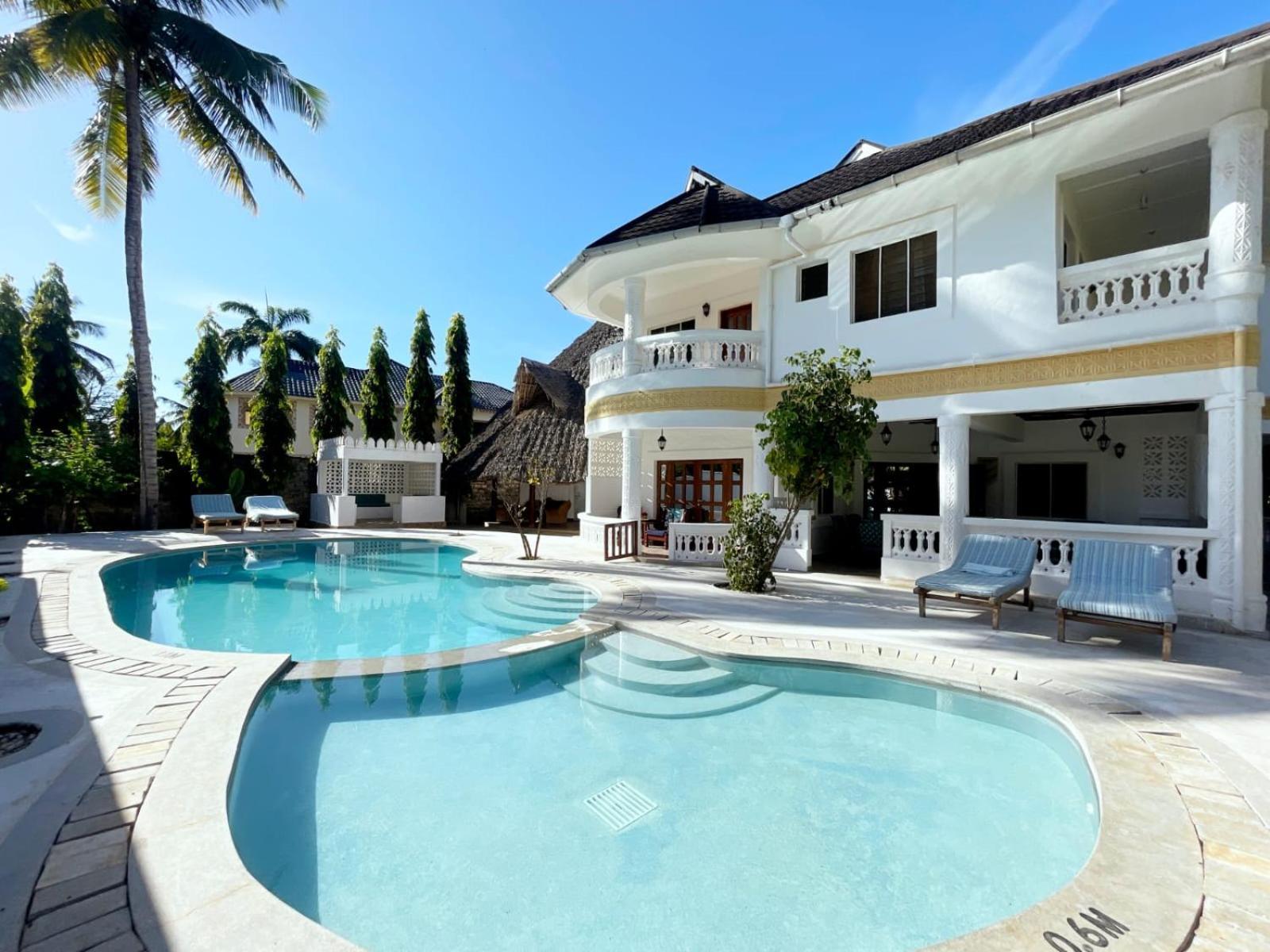 Tahira Villa Diani Beach Exterior photo